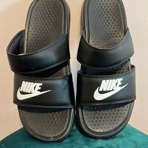 Women's nike slide